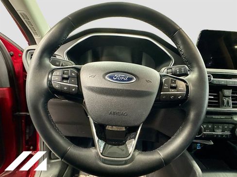 Used 2022 Ford Escape Titanium w/ Class II Trailer Tow Package AWD/4WD image 11