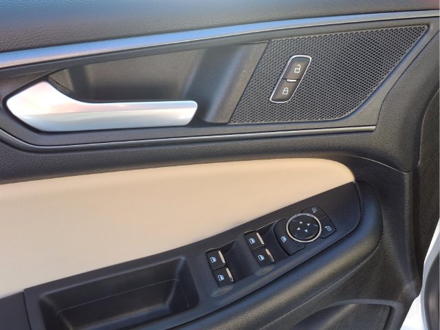 Used 2024 Ford Edge SE w/ Black Appearance Package AWD/4WD image 17