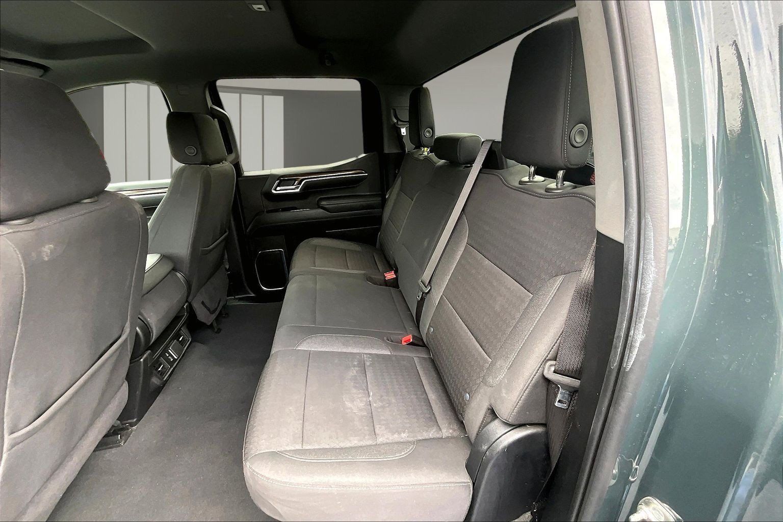 Used 2025 Chevrolet Silverado 1500 LT AWD/4WD image 25