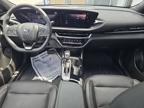 Certified 2025 Buick Envista Avenir FWD image 11