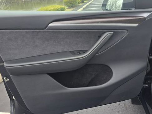 Used 2024 Tesla Model Y Long Range image 14