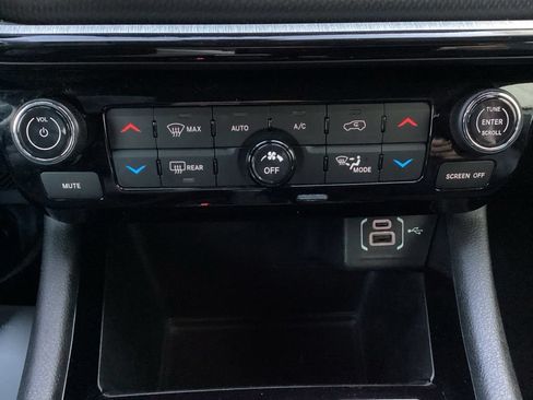 Used 2024 Jeep Compass Trailhawk AWD/4WD image 18