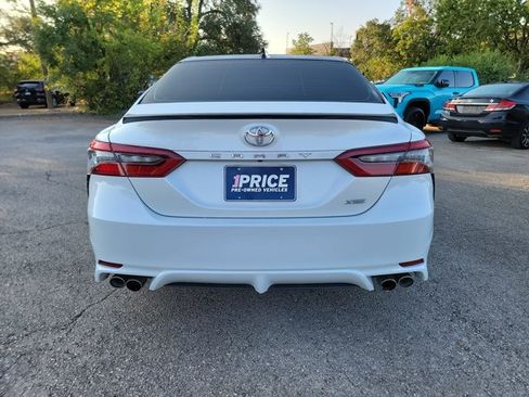 Used 2022 Toyota Camry XSE FWD image 6