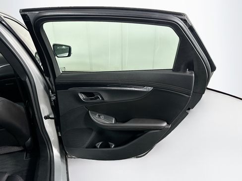 Used 2016 Chevrolet Impala LT w/ Convenience Package FWD image 28