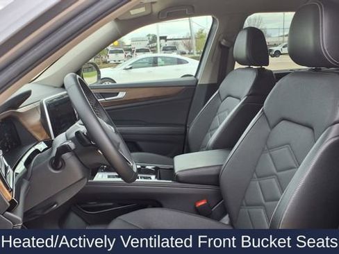 Used 2024 Volkswagen Atlas SE image 19