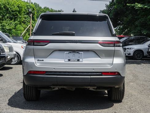 Used 2024 Jeep Grand Cherokee Altitude image 5