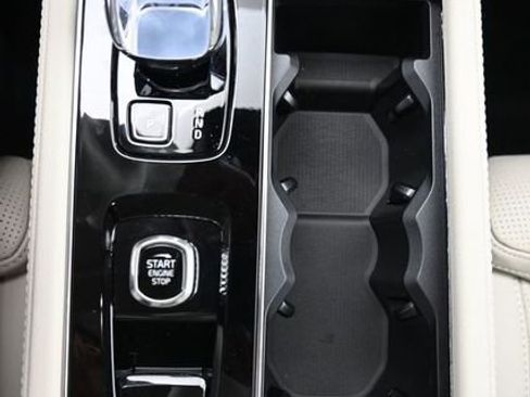 New 2026 Volvo XC90 B6 Ultra w/ Protection Package image 10