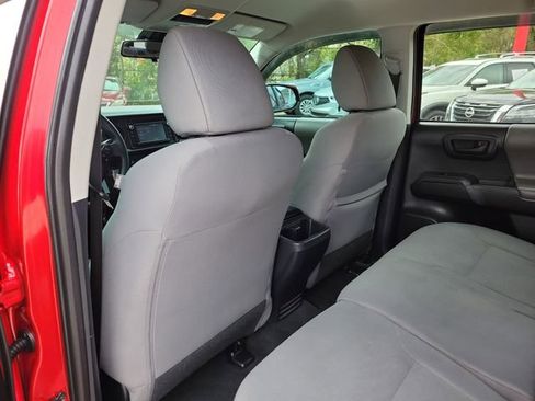 Used 2019 Toyota Tacoma SR w/ SR Convenience Package image 12