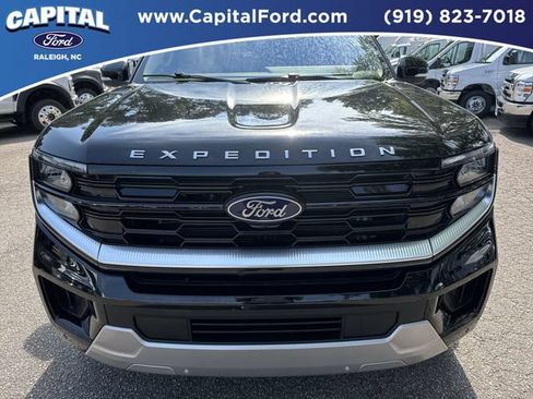 Certified 2025 Ford Expedition Platinum w/ Driver's Package AWD/4WD image 10