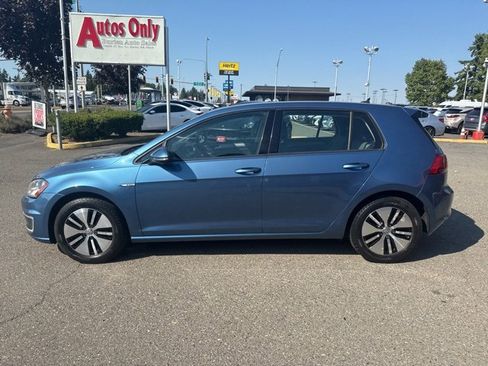 Used 2016 Volkswagen e-Golf SE w/ DC Fast Charging Package image 8