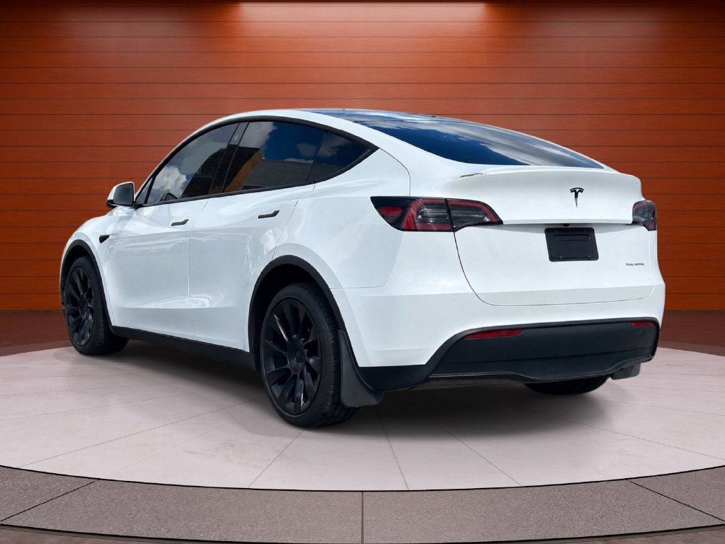 Used 2023 Tesla Model Y Long Range AWD/4WD image 2