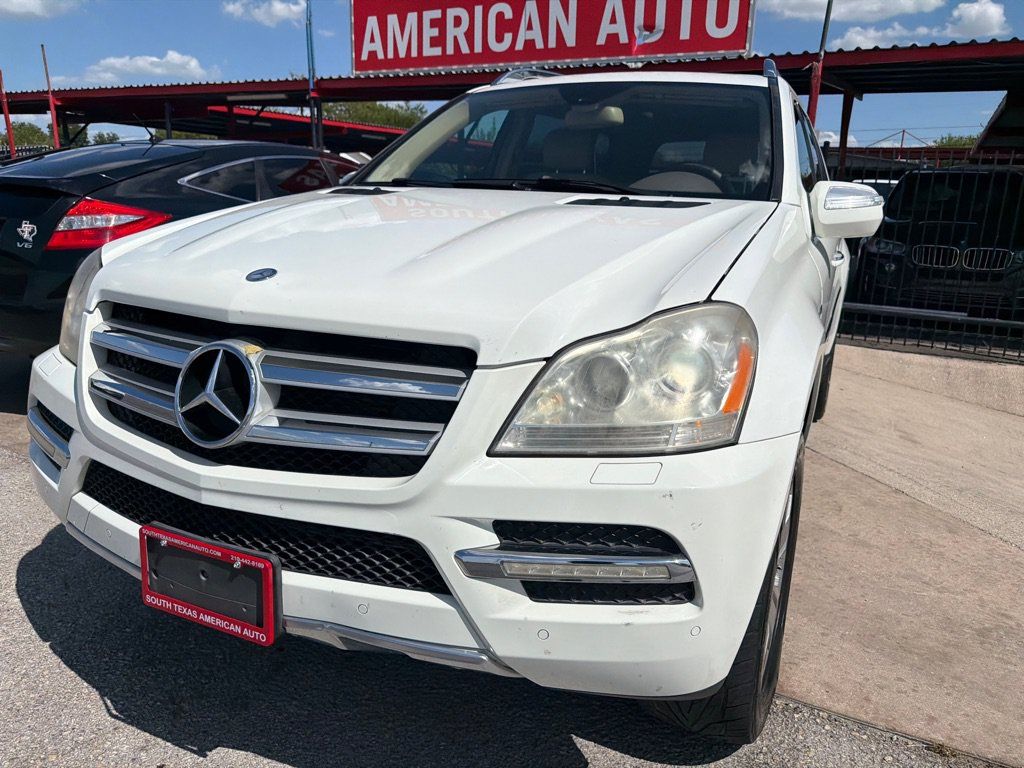 Used 2010 Mercedes-Benz GL 320 BlueTEC 4MATIC image 2