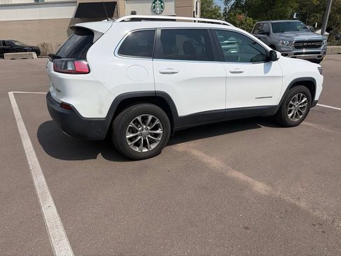 Used 2019 Jeep Cherokee Latitude Plus w/ Comfort/Convenience Group AWD/4WD image 5