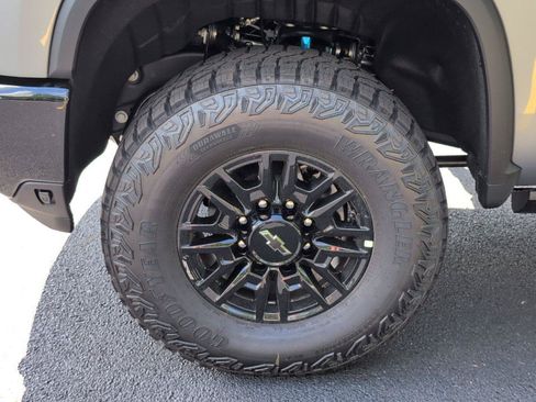 New 2026 Chevrolet Silverado 2500 ZR2 AWD/4WD image 11