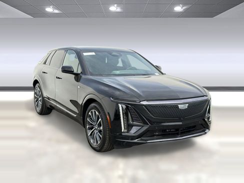 New 2026 Cadillac Lyriq Sport RWD image 7