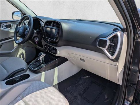 Used 2023 Kia Soul LX FWD image 20