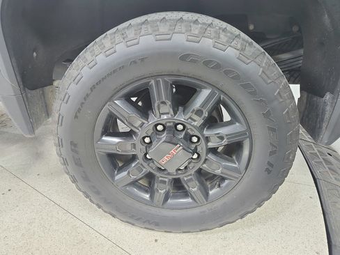 Used 2024 GMC Sierra 2500 AT4 w/ Max Trailering Package AWD/4WD image 14