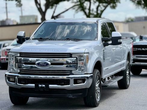 Used 2019 Ford F250 Lariat w/ Lariat Value Package image 3