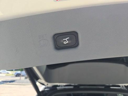 Used 2021 Lincoln Nautilus Reserve FWD image 17