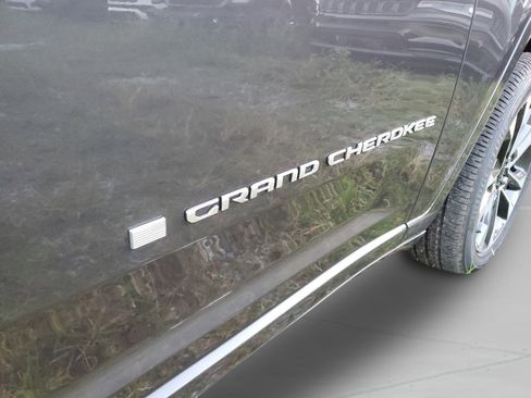 New 2025 Jeep Grand Cherokee Overland w/ Luxury Tech Group IV image 33