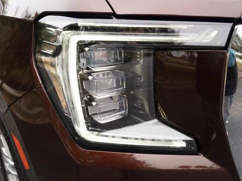 Used 2023 GMC Yukon SLT w/ SLT Luxury Package image 39