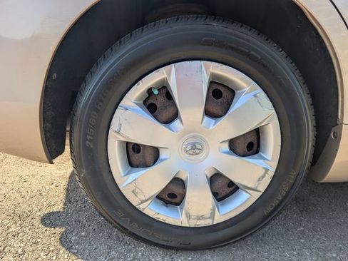 Used 2009 Toyota Camry FWD image 23