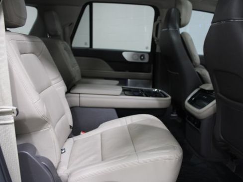 Used 2022 Lincoln Navigator L Reserve AWD/4WD image 28