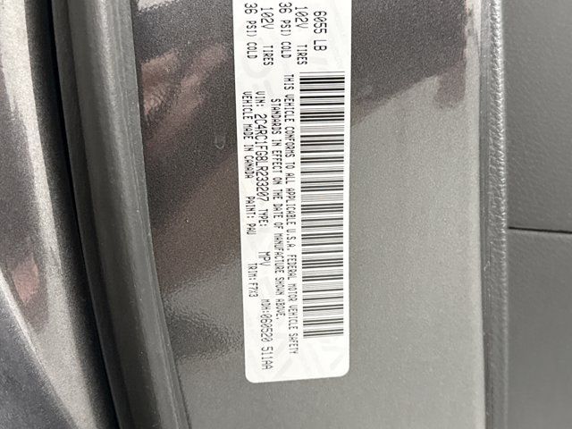 Used 2020 Chrysler Pacifica Touring w/ S Appearance Package FWD image 23