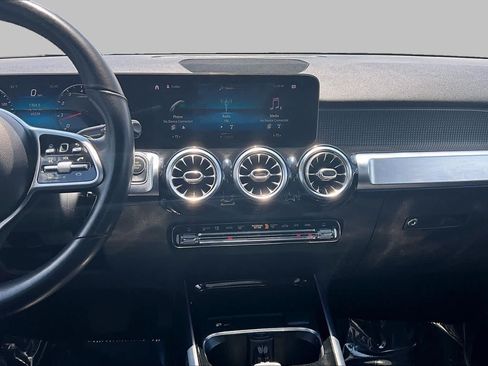 Used 2021 Mercedes-Benz GLB 250 image 7