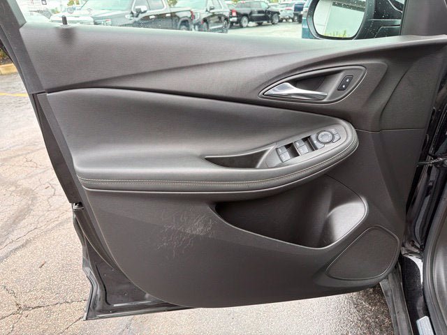 Used 2023 Buick Encore GX Preferred w/ Cold Weather Comfort Package AWD/4WD image 10