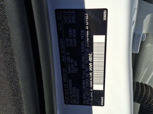 Certified 2022 Volvo XC60 B5 Inscription w/ Climate Package image 27