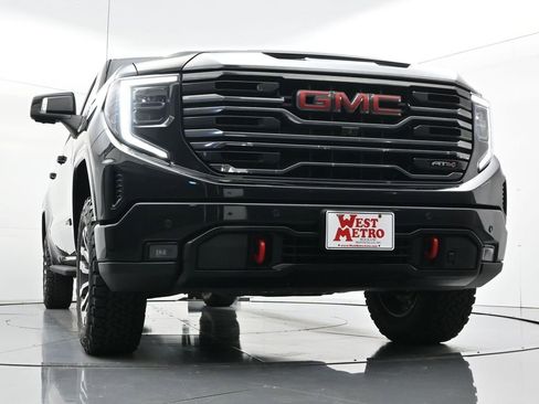 Used 2023 GMC Sierra 1500 AT4 w/ AT4 Premium Package AWD/4WD image 31