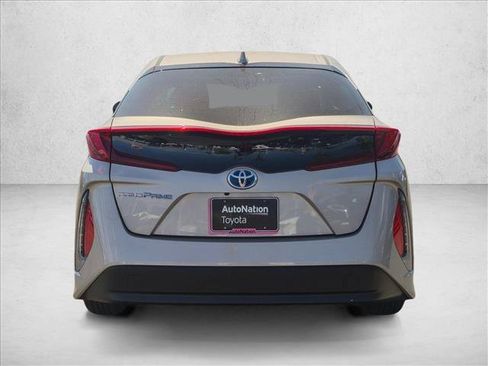 Used 2022 Toyota Prius Prime LE FWD image 7