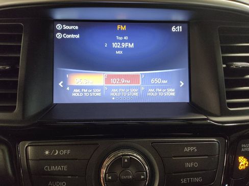 Used 2020 Nissan Pathfinder S image 25