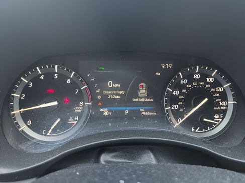 Used 2021 Toyota Highlander XLE AWD/4WD image 16