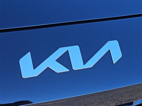 Certified 2023 Kia Forte LXS image 11