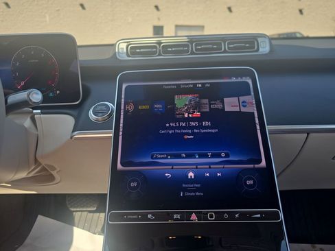 Used 2025 Mercedes-Benz S 500 4MATIC image 18