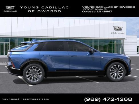 New 2027 Cadillac Lyriq Sport w/ LPO, Floor Liner Package AWD/4WD image 6