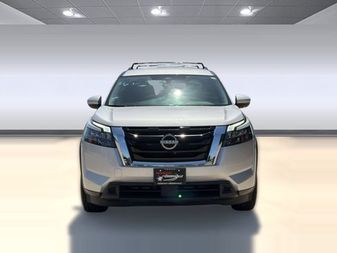 Used 2023 Nissan Pathfinder SV AWD/4WD image 6