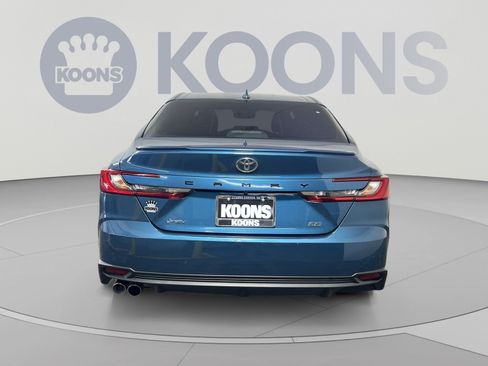 Used 2025 Toyota Camry SE w/ Convenience Package FWD image 10