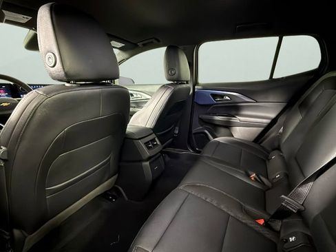 Certified 2025 Chevrolet Equinox EV LT w/ Convenience Package image 27