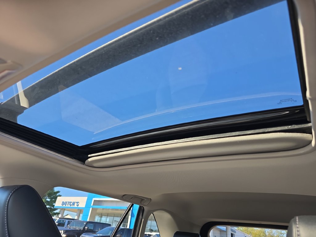 Used 2021 Toyota RAV4 XLE Premium AWD/4WD image 38