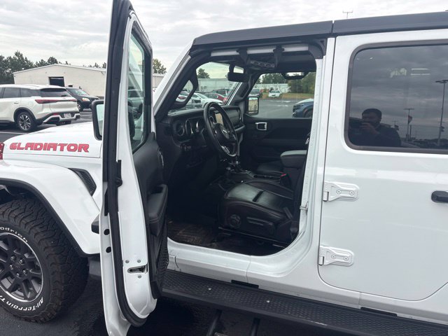 Used 2022 Jeep Gladiator Overland w/ Popular Equipment Package AWD/4WD image 5