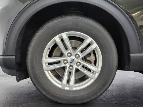 Used 2022 Ford Explorer XLT w/ Equipment Group 202A image 24