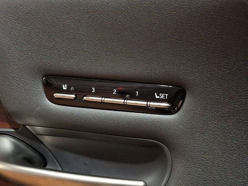 Used 2018 Lexus LS 500h AWD image 21