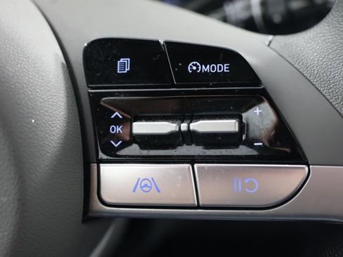 Certified 2023 Hyundai Elantra SEL w/ Preferred Accessory Package image 12