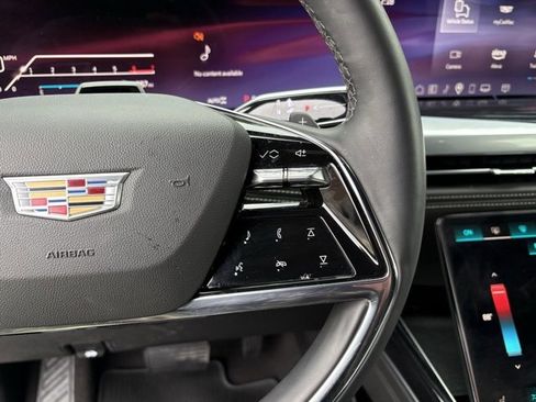 Used 2025 Cadillac Escalade Sport w/ Touring Package image 38