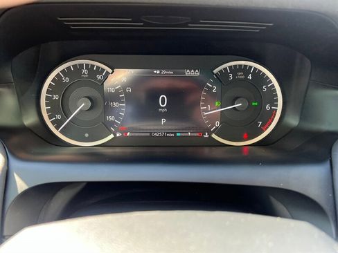 Used 2020 Land Rover Discovery Sport image 31