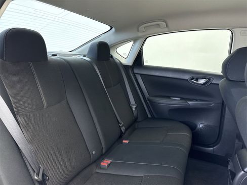 Used 2017 Nissan Sentra S image 33