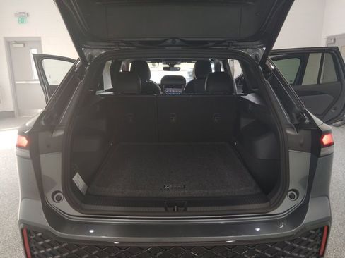New 2026 Volkswagen Tiguan SE R-Line AWD/4WD image 18